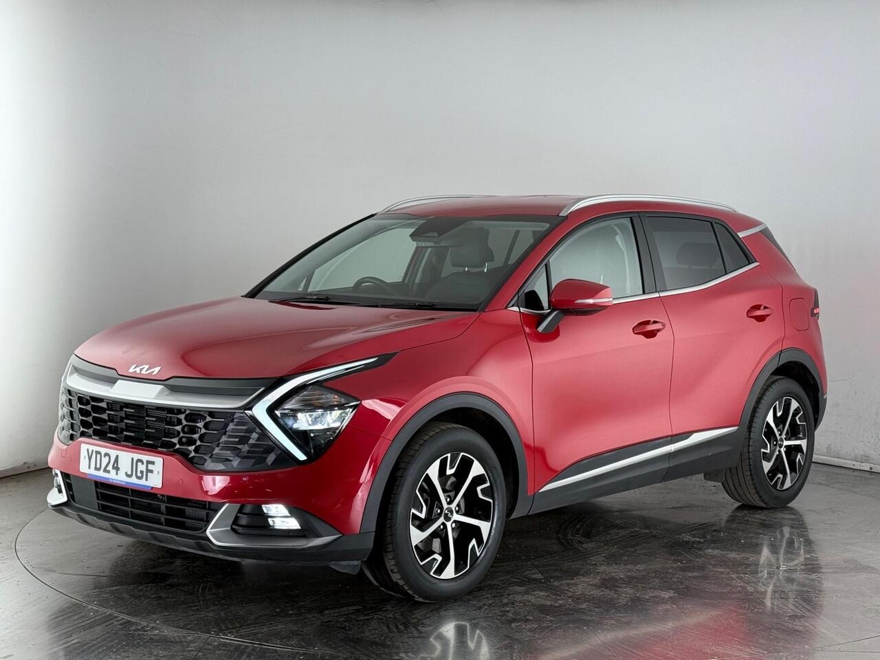 Kia Sportage thumbnail Front Left