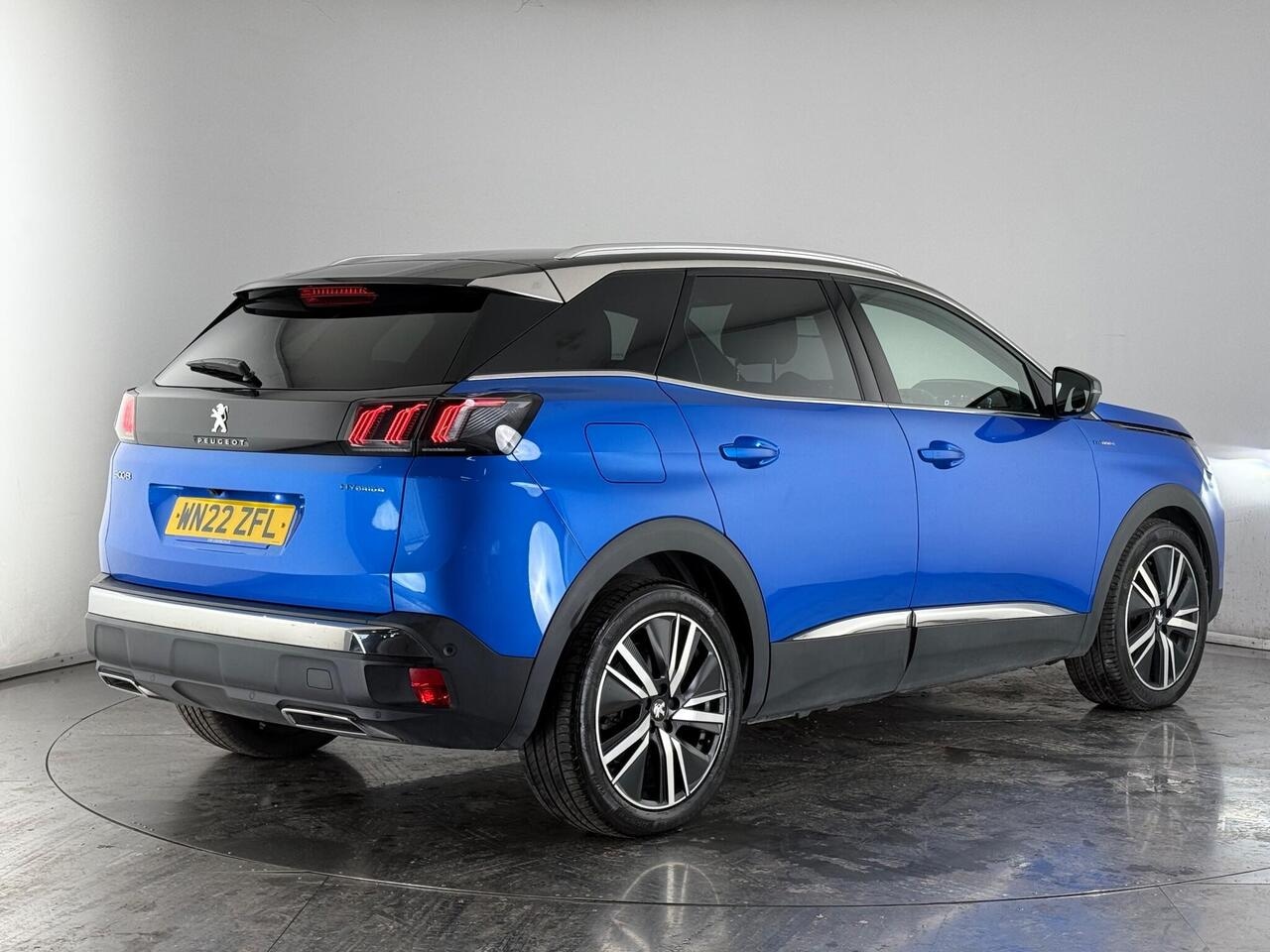 Peugeot 3008 thumbnail Rear Right