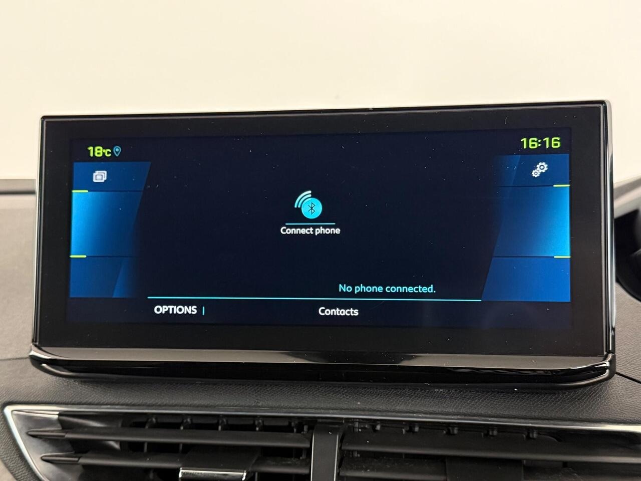 Peugeot 3008 thumbnail Infotainment System