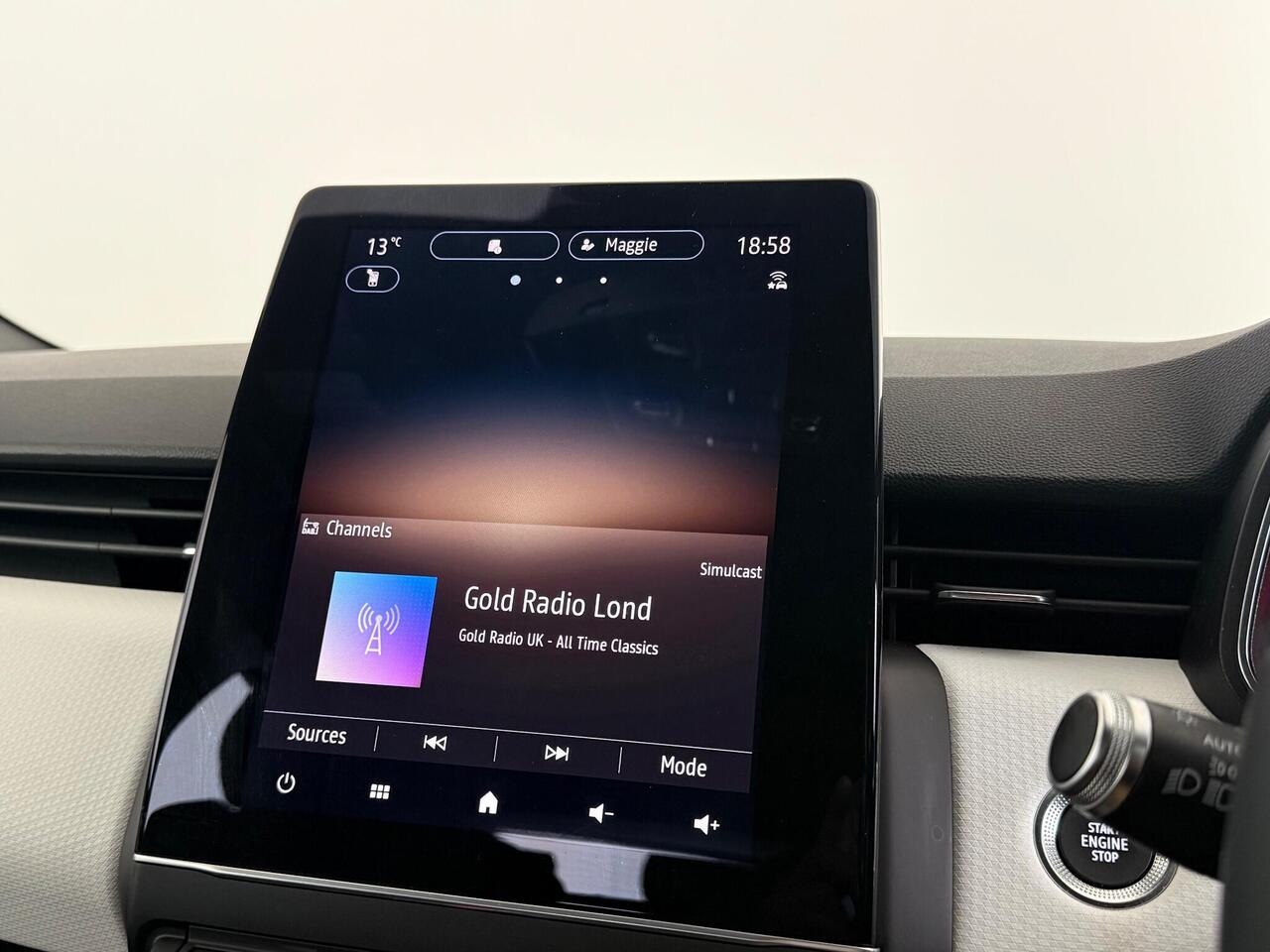 Renault Clio thumbnail Infotainment System