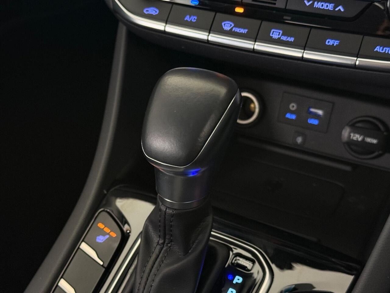 Hyundai IONIQ thumbnail Interior Front