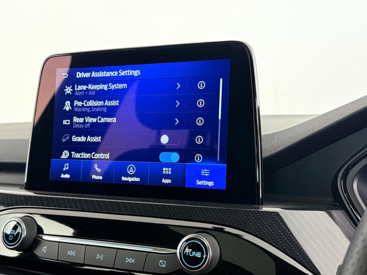 Ford Kuga thumbnail Infotainment System
