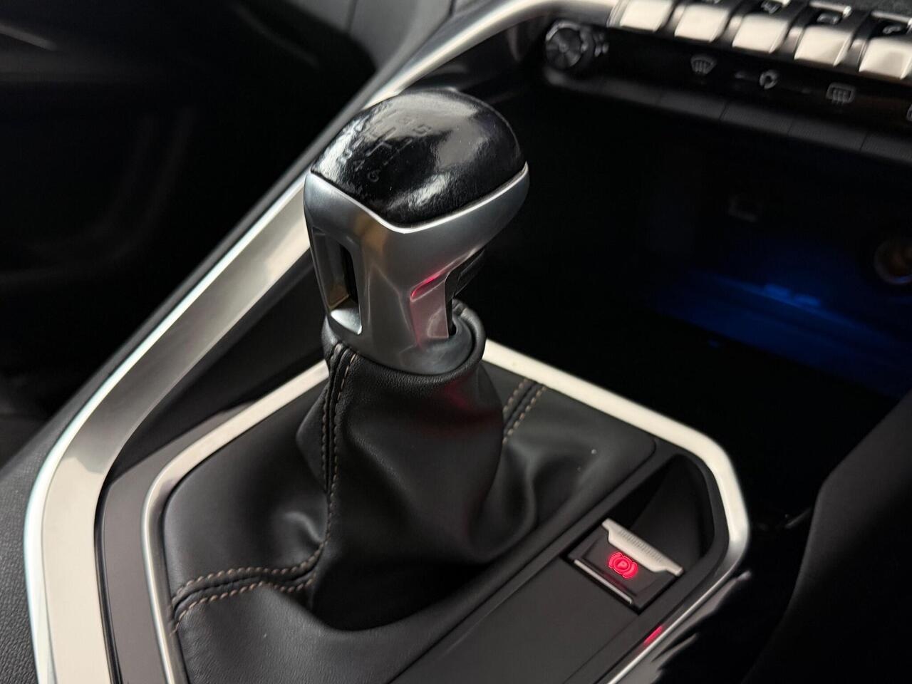 Peugeot 3008 thumbnail Interior Front