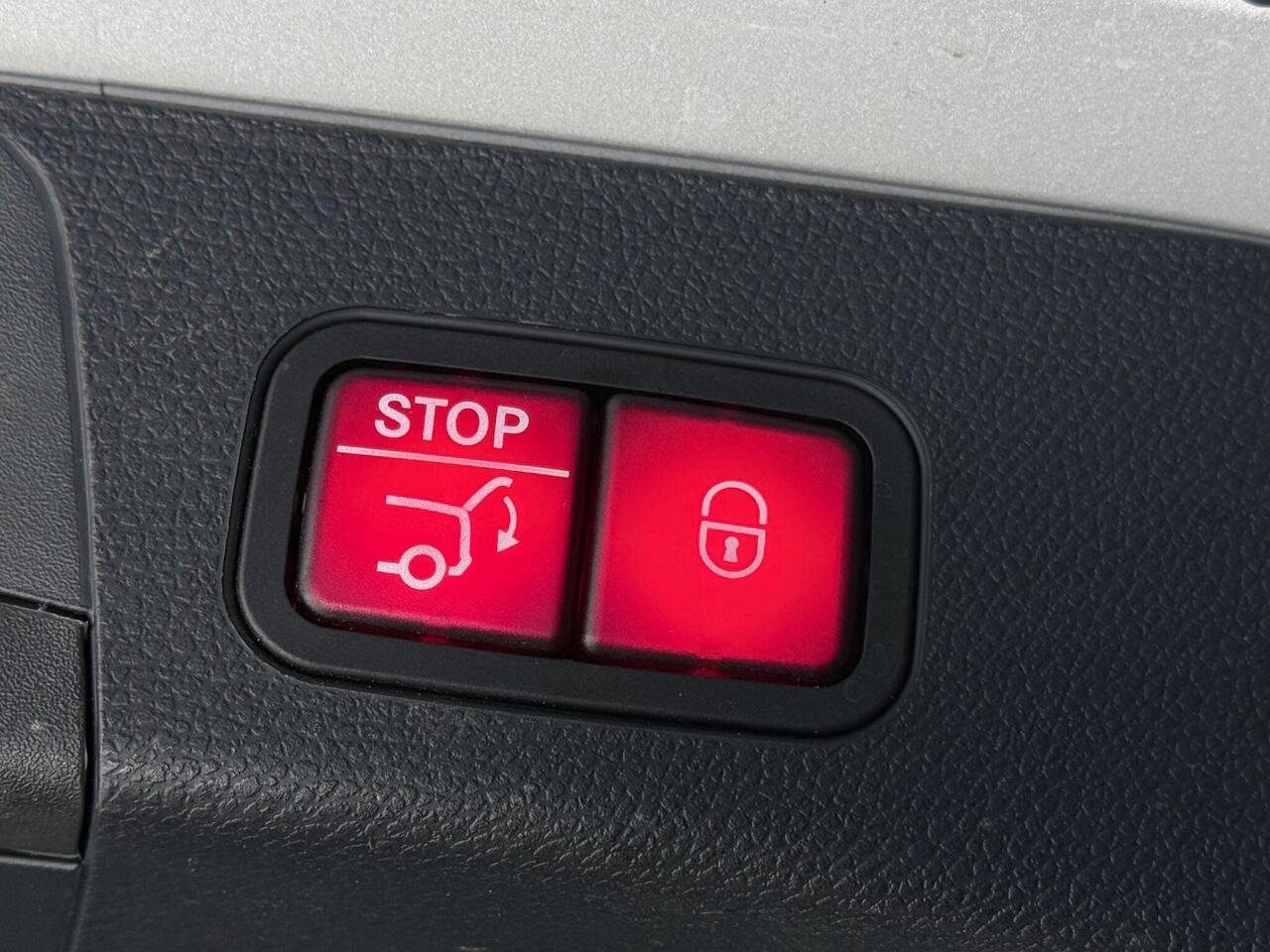 Mercedes-Benz C Class thumbnail Misc Controls