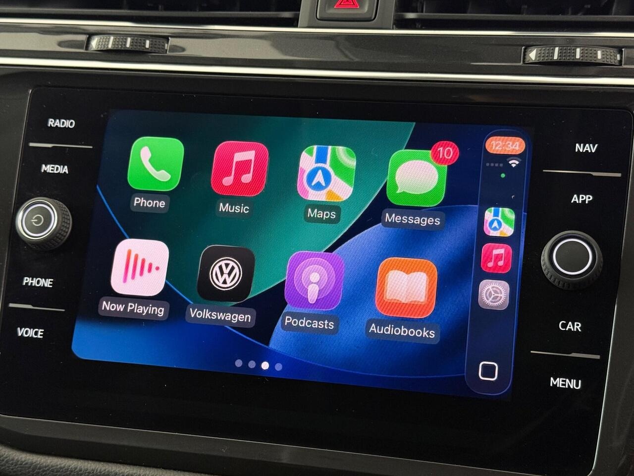 Volkswagen Tiguan Allspace thumbnail Infotainment System