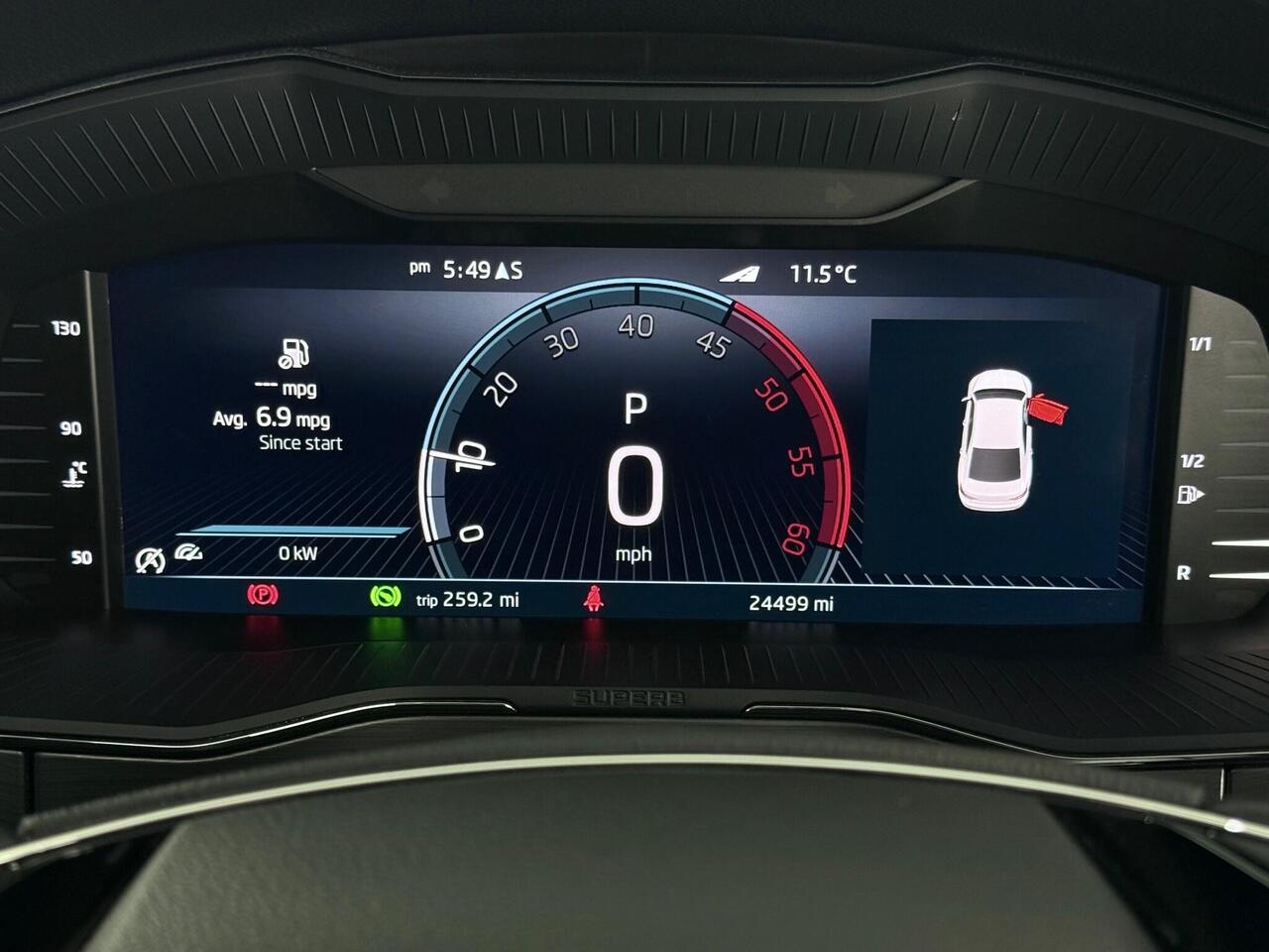 Skoda Superb thumbnail Driver Instruments