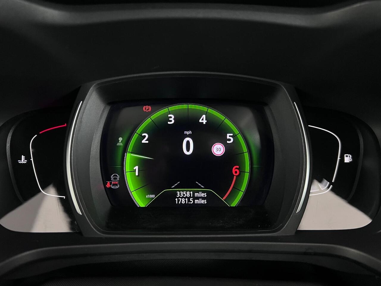 Renault Kadjar thumbnail Driver Instruments