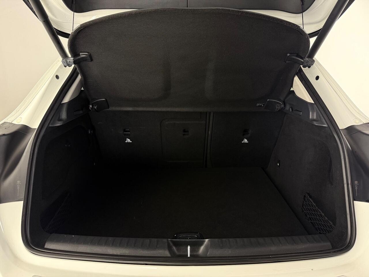Mercedes-Benz GLA thumbnail Boot