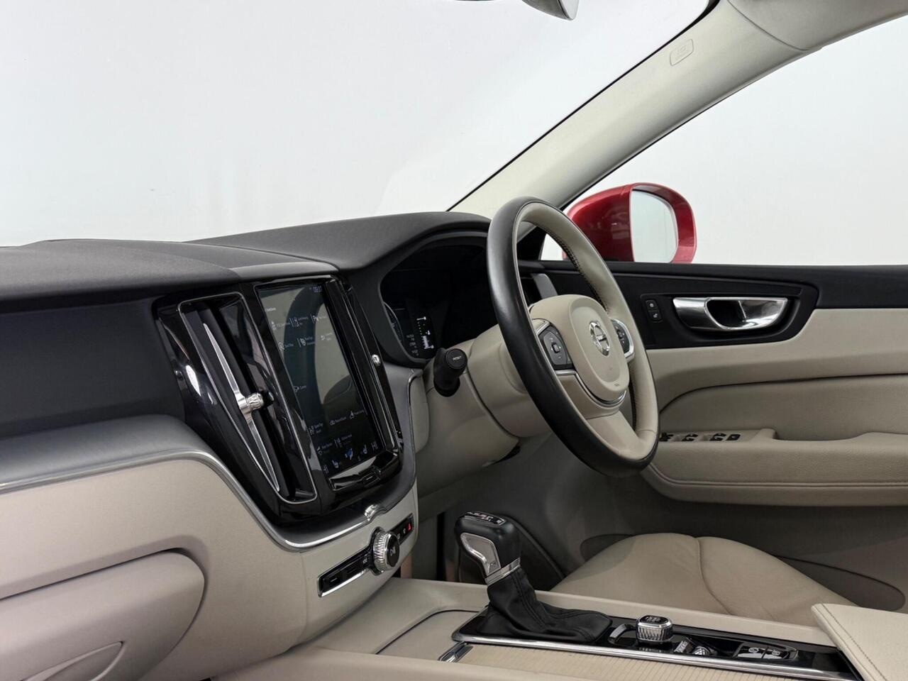 Volvo XC60 thumbnail Interior Front