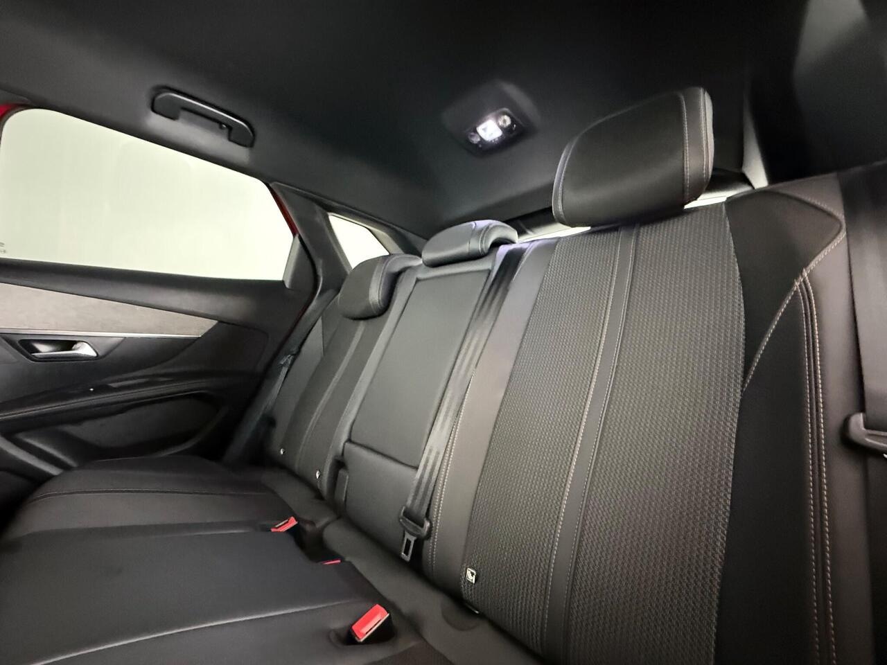 Peugeot 3008 thumbnail Seats Rear