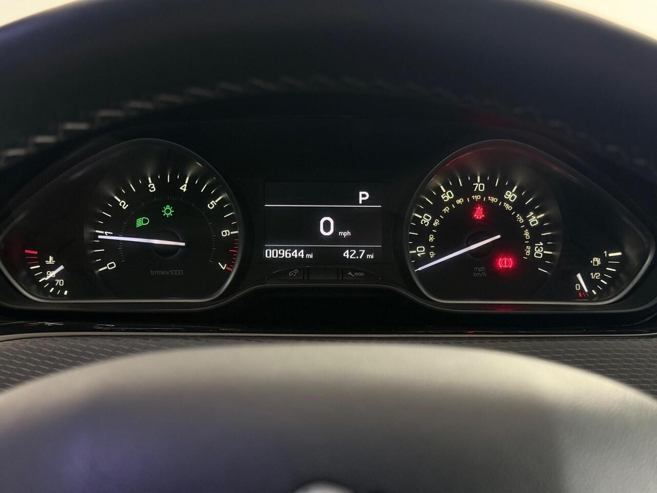 Peugeot 208 thumbnail Driver Instruments