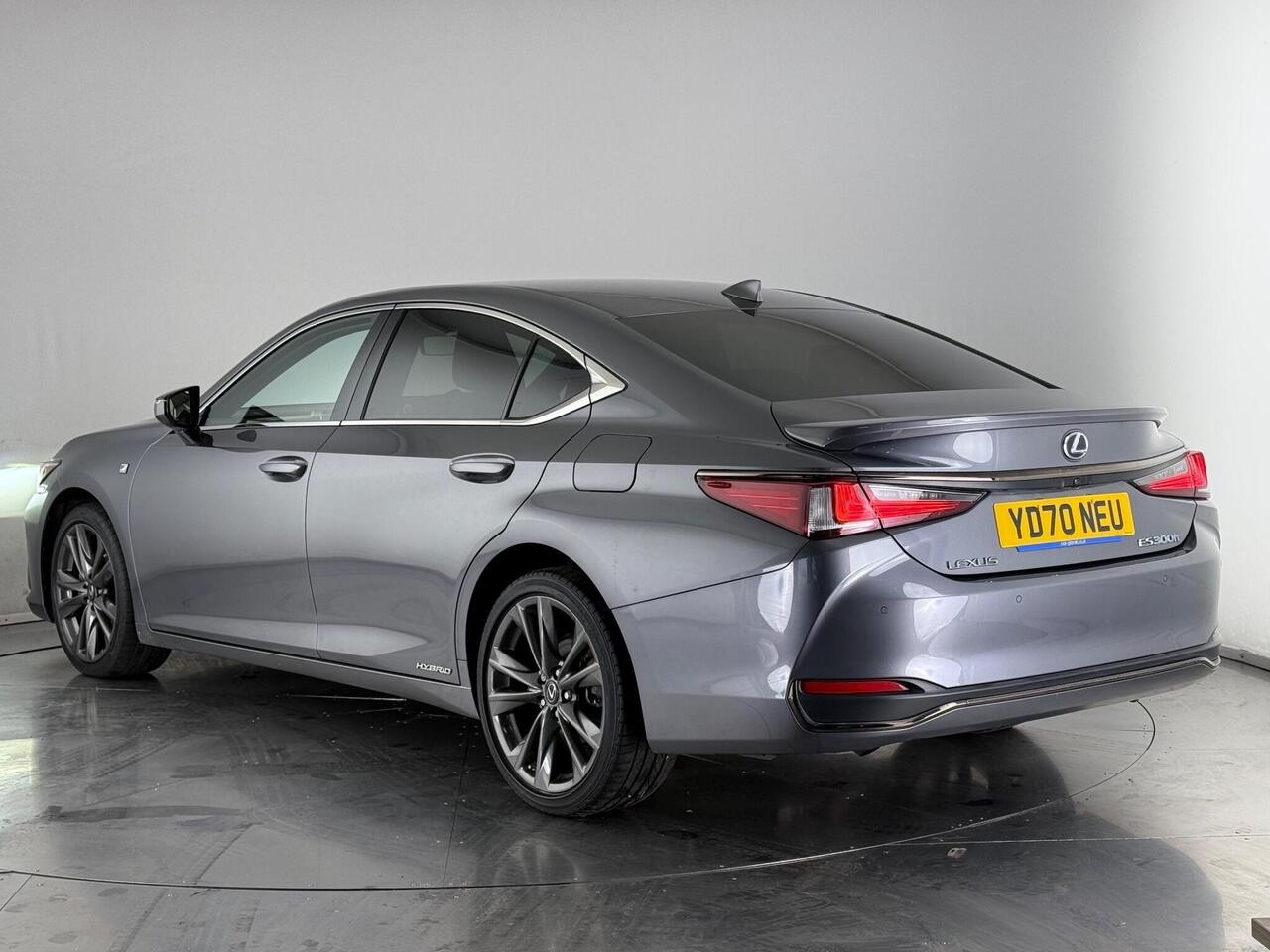 Lexus ES thumbnail Rear Left