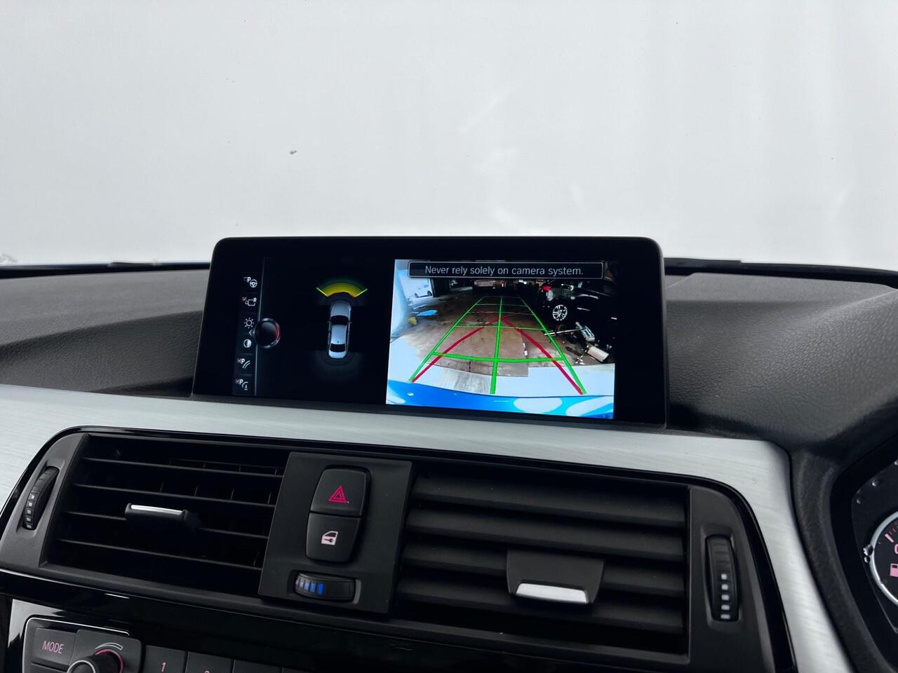 BMW 3 Series thumbnail Infotainment System
