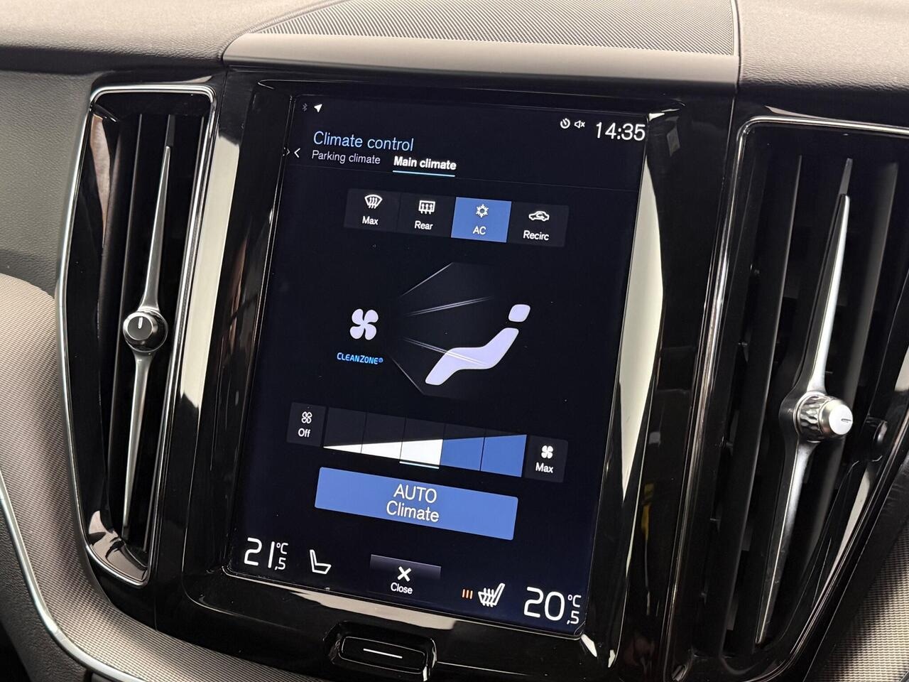 Volvo XC60 thumbnail Infotainment System