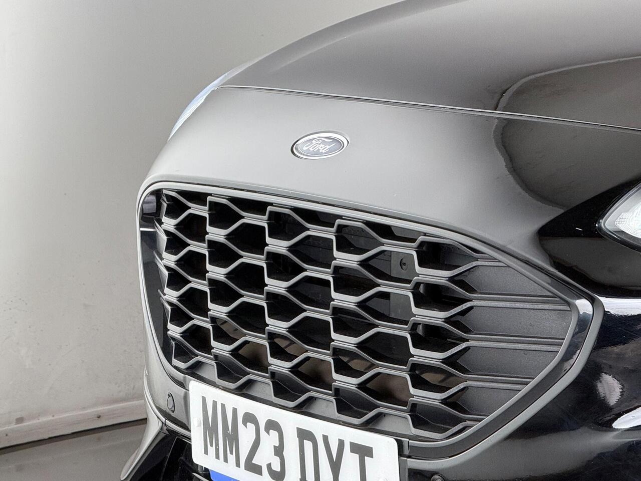 Ford Kuga thumbnail Badge Exterior