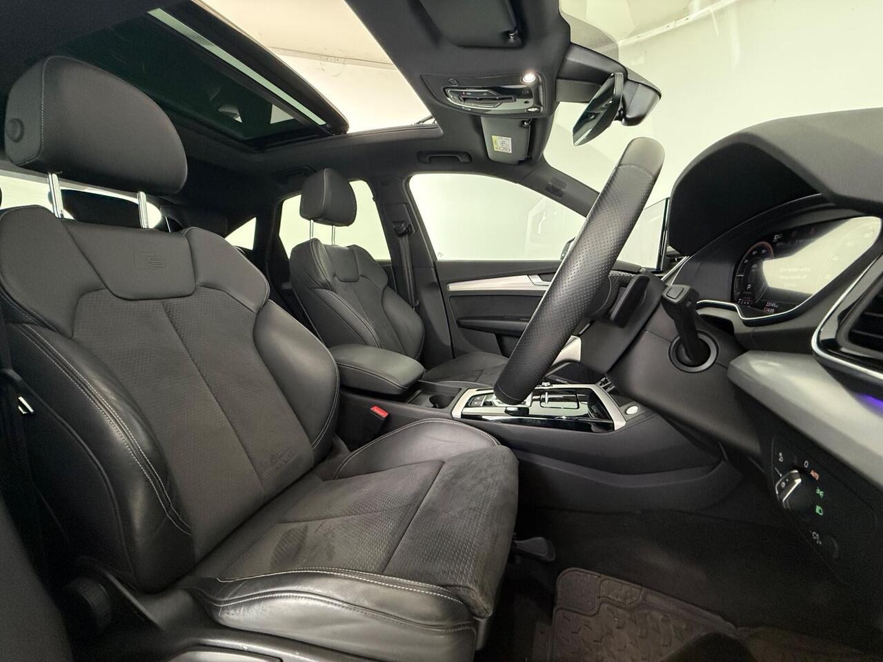 Audi Q5 thumbnail Seat Driver