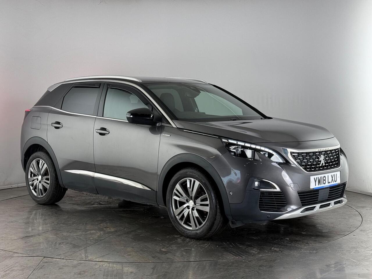 Peugeot 3008 thumbnail Front Right