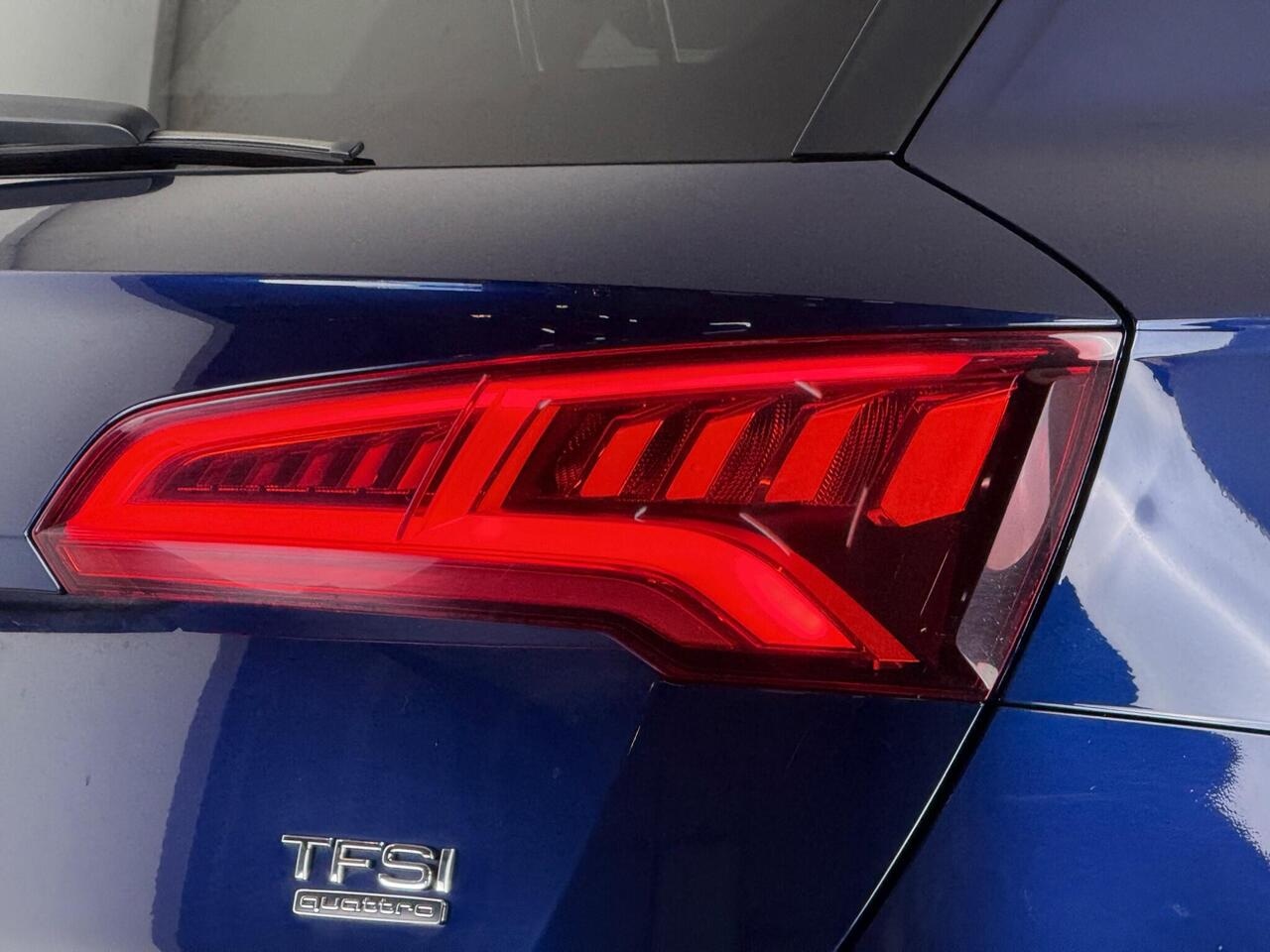 Audi Q5 thumbnail Lights Rear