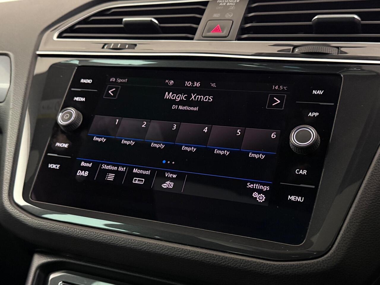 Volkswagen Tiguan thumbnail Infotainment System