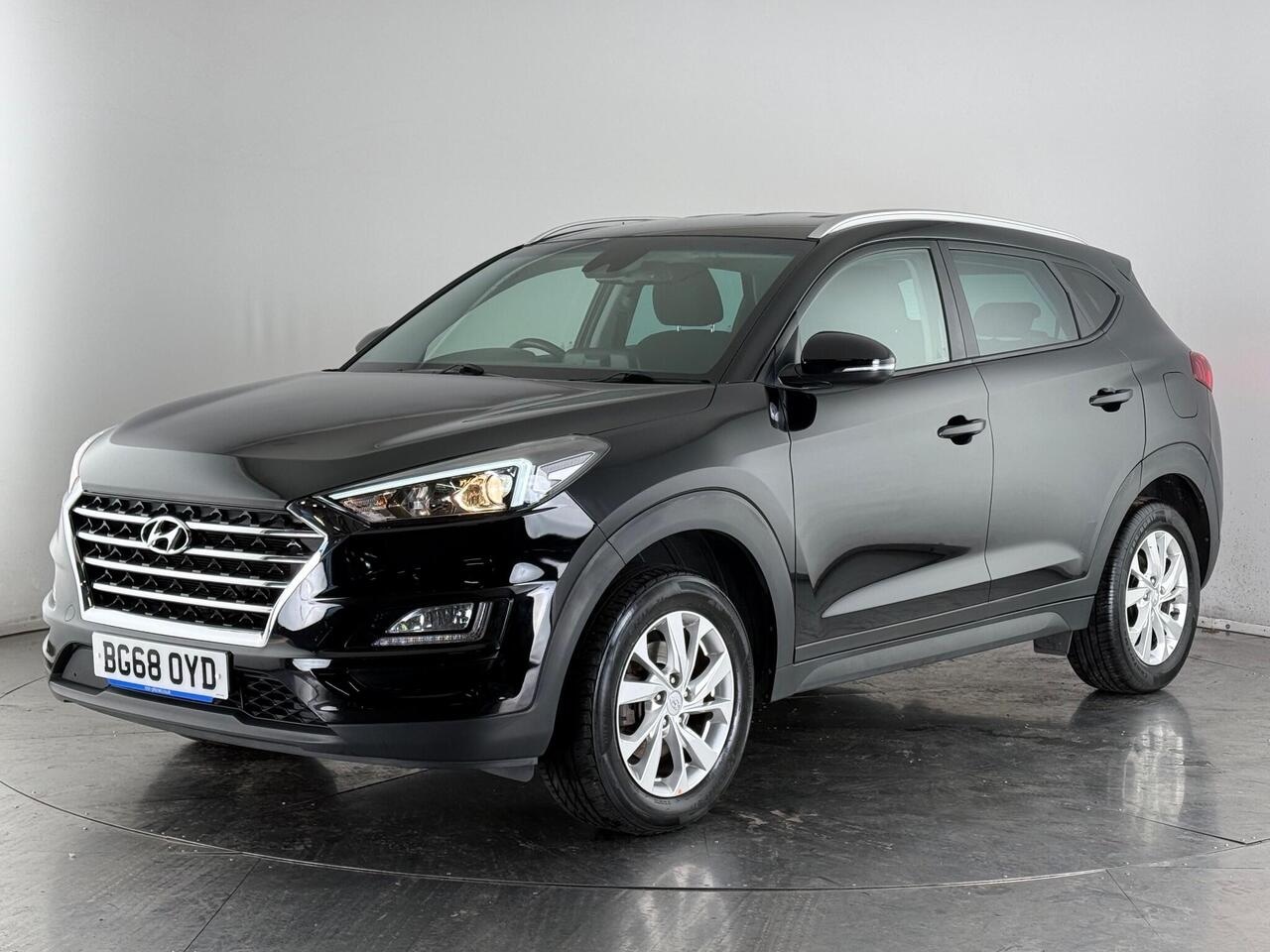 Hyundai TUCSON thumbnail Front Left