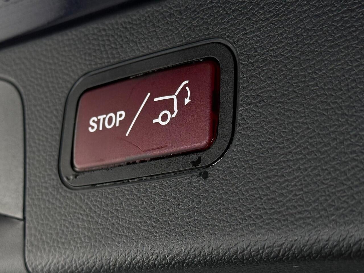 Mercedes-Benz GLC thumbnail Misc Controls