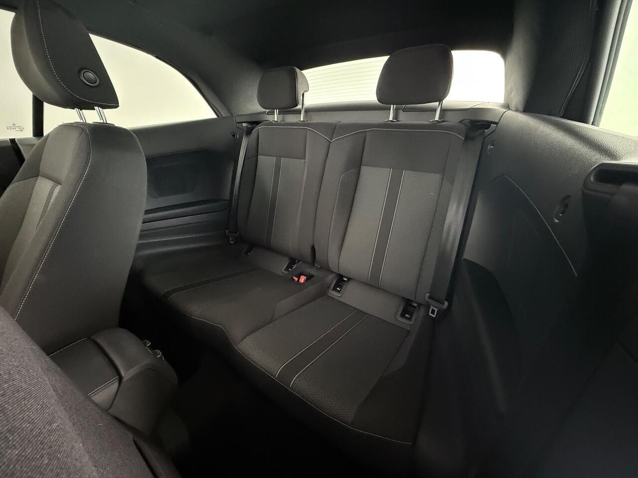 Volkswagen T-Roc thumbnail Seats Rear
