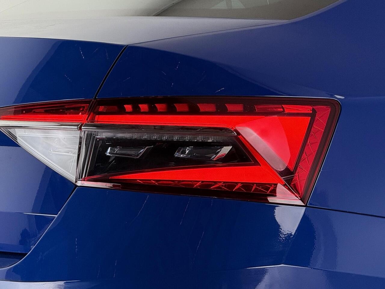 Skoda Superb thumbnail Lights Rear