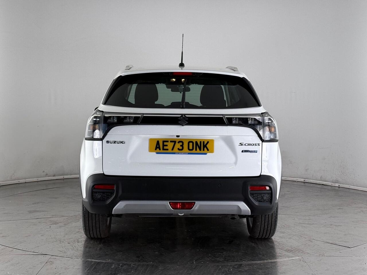 Suzuki S-Cross thumbnail Rear