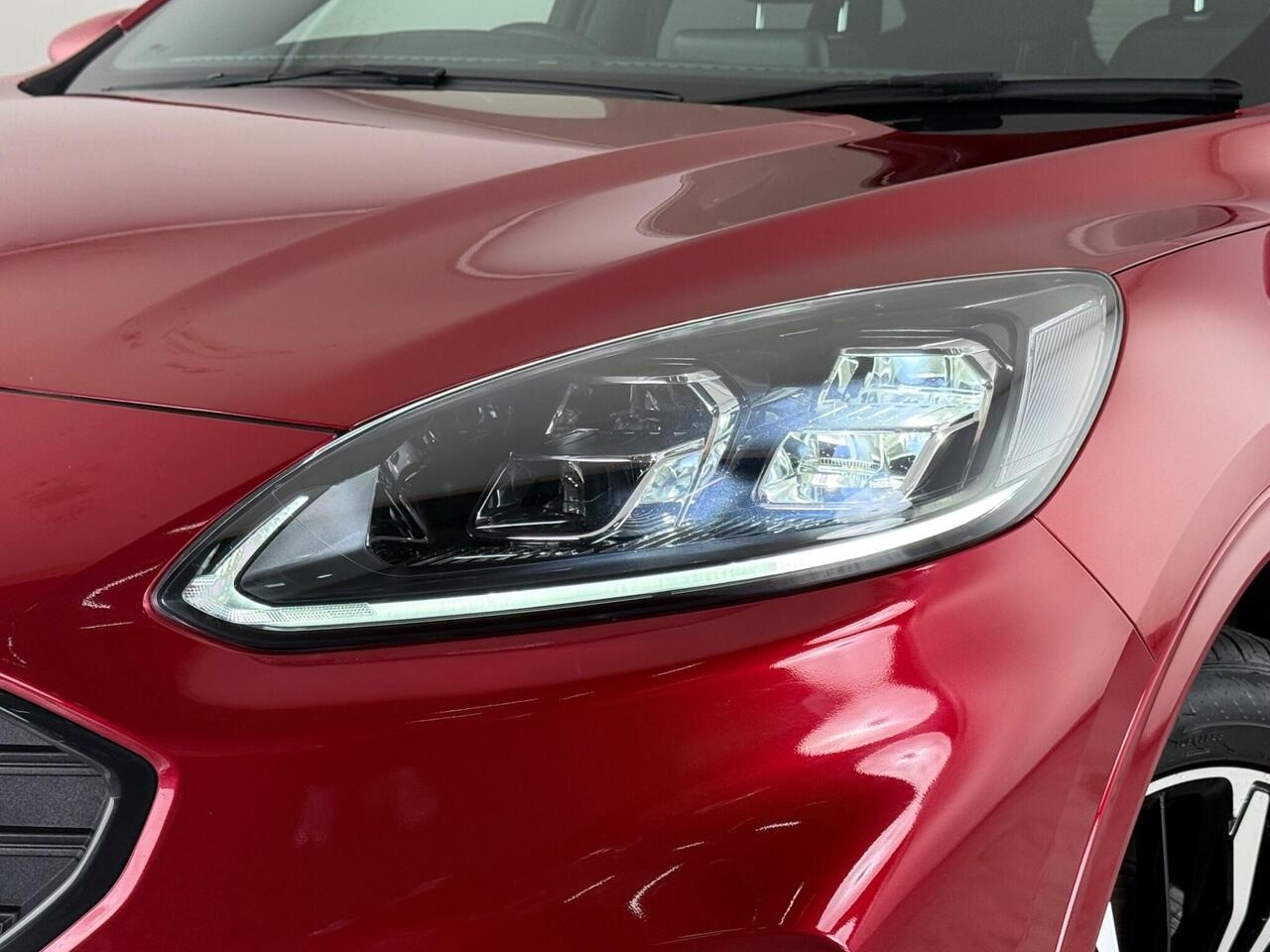 Ford Kuga thumbnail Lights Front