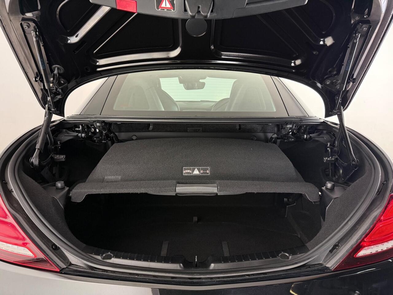 Mercedes-Benz SLC thumbnail Boot