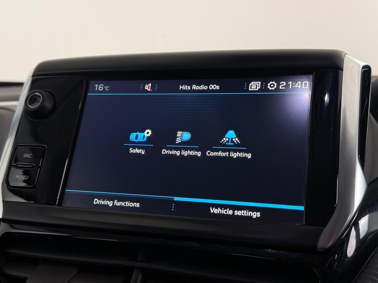 Peugeot 208 thumbnail Infotainment System
