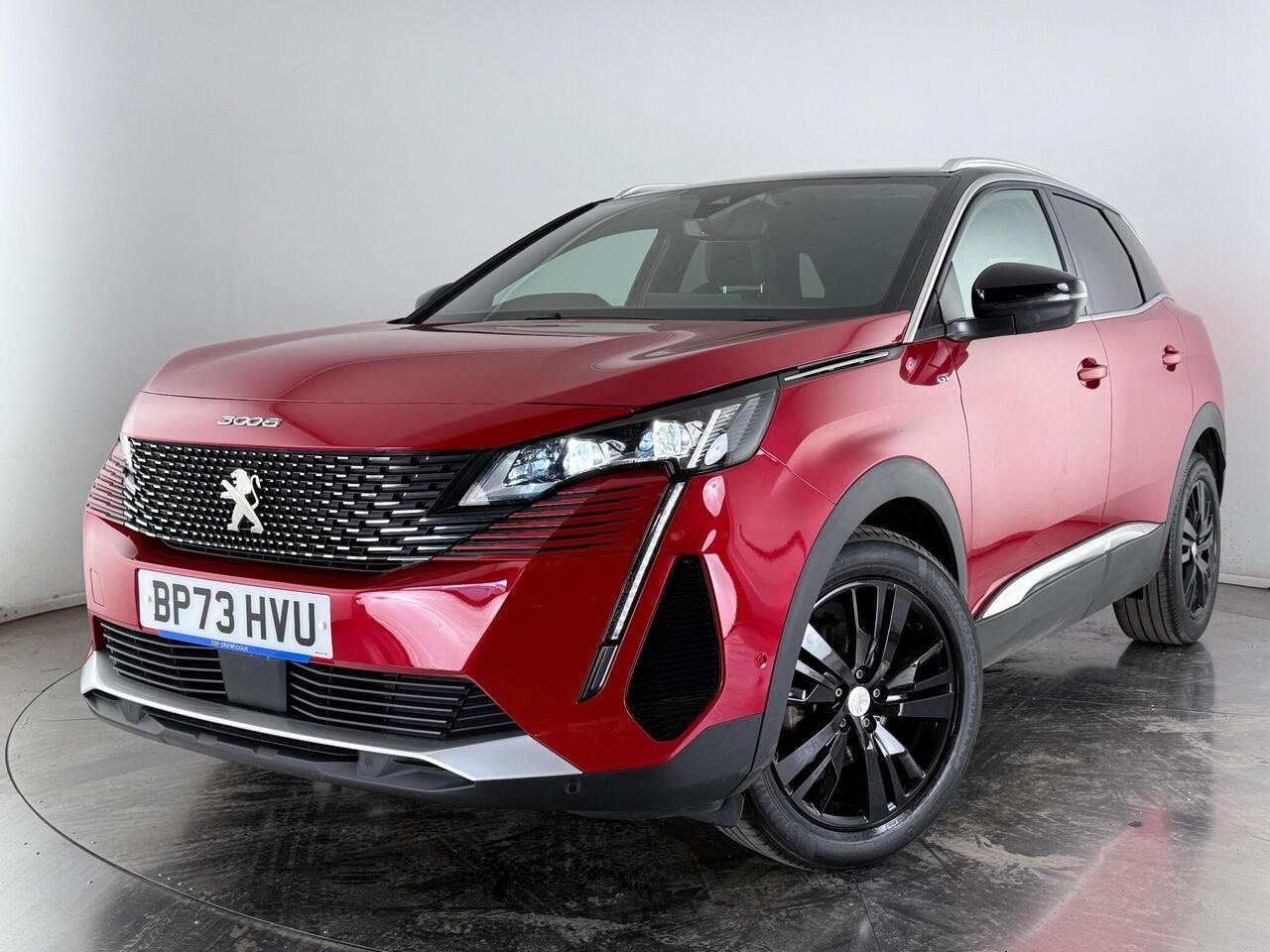 Peugeot 3008 thumbnail Front Left