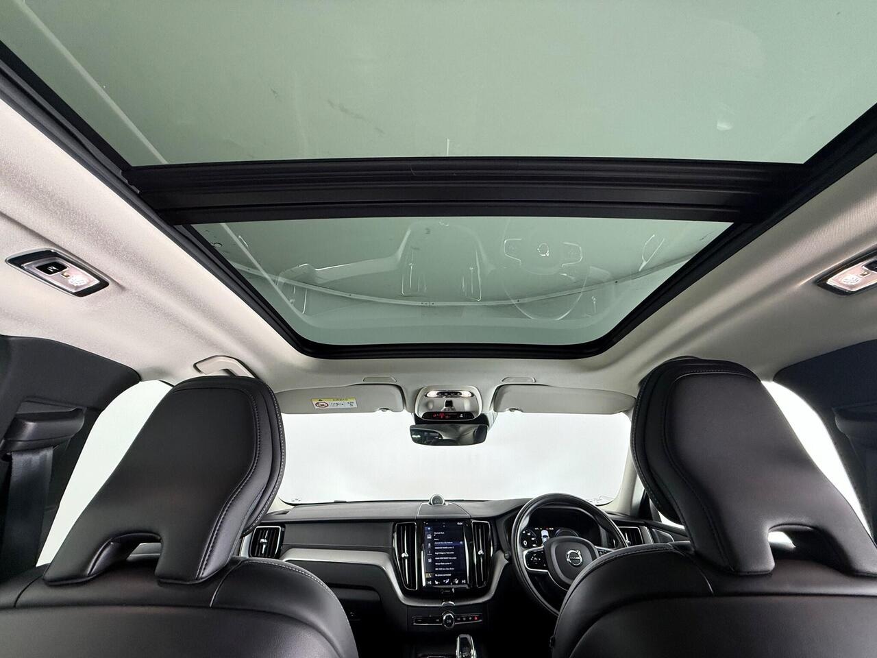 Volvo XC60 thumbnail Interior Front