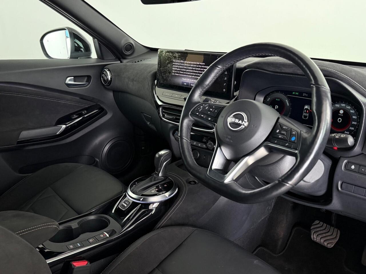 Nissan Juke thumbnail Interior Front