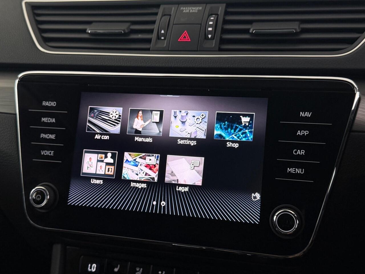 Skoda Superb thumbnail Infotainment System