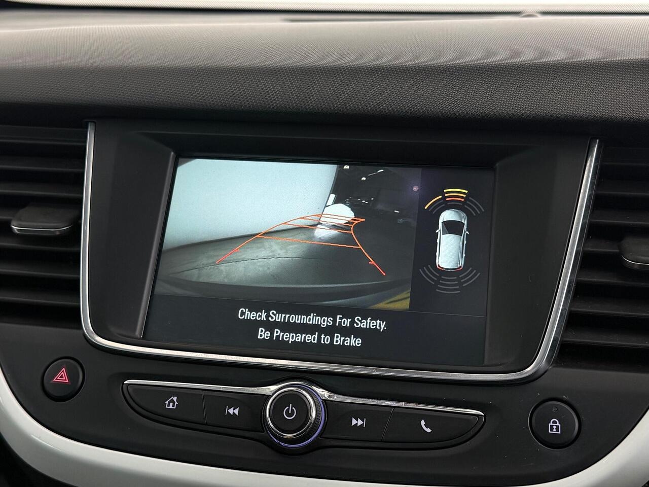 Vauxhall Crossland thumbnail Infotainment System