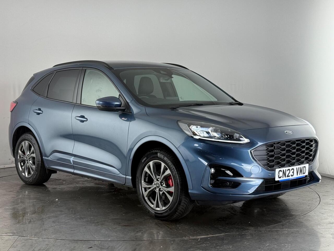Ford Kuga thumbnail Front Right