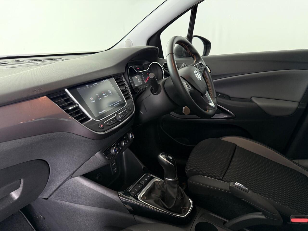 Vauxhall Crossland X thumbnail Interior Front