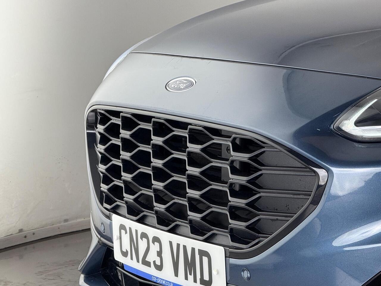 Ford Kuga thumbnail Badge Exterior