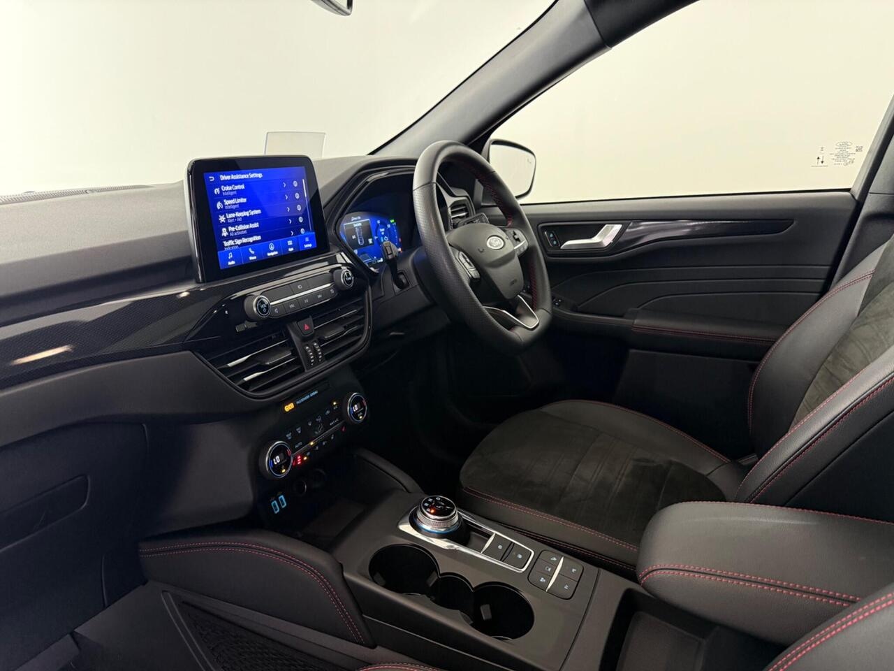 Ford Kuga thumbnail Interior Front