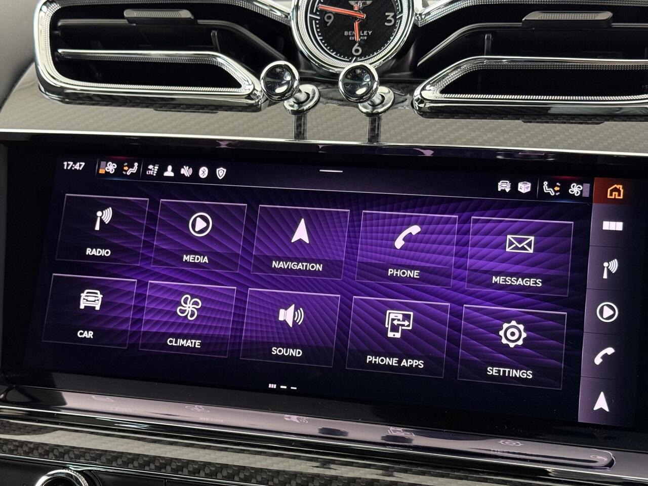 Bentley Bentayga thumbnail Infotainment System