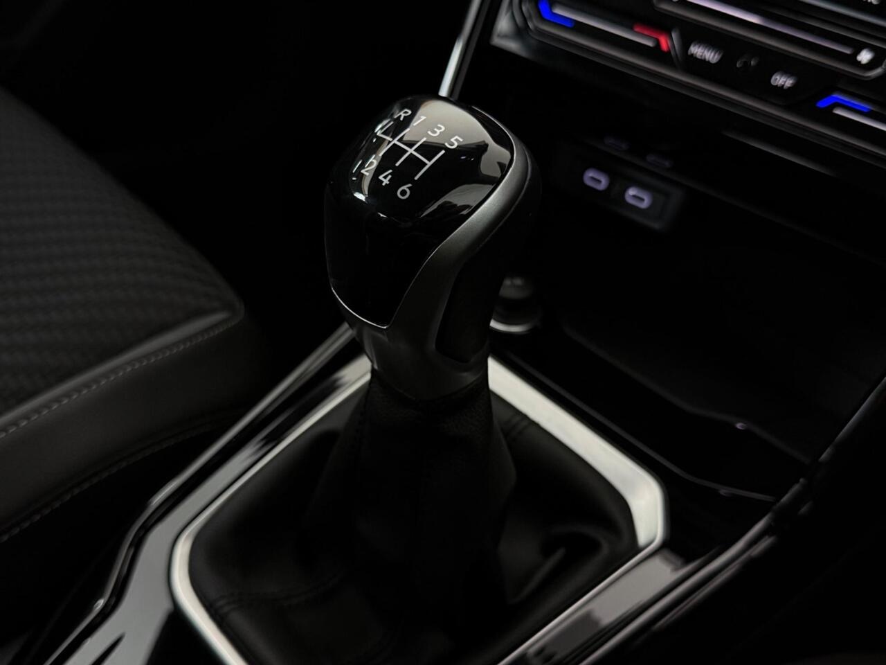 Volkswagen T-Roc thumbnail Interior Front