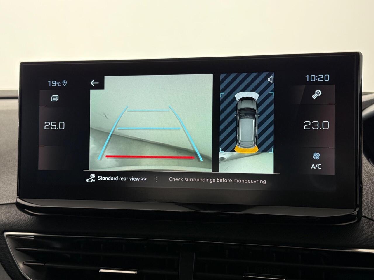 Peugeot 3008 thumbnail Infotainment System