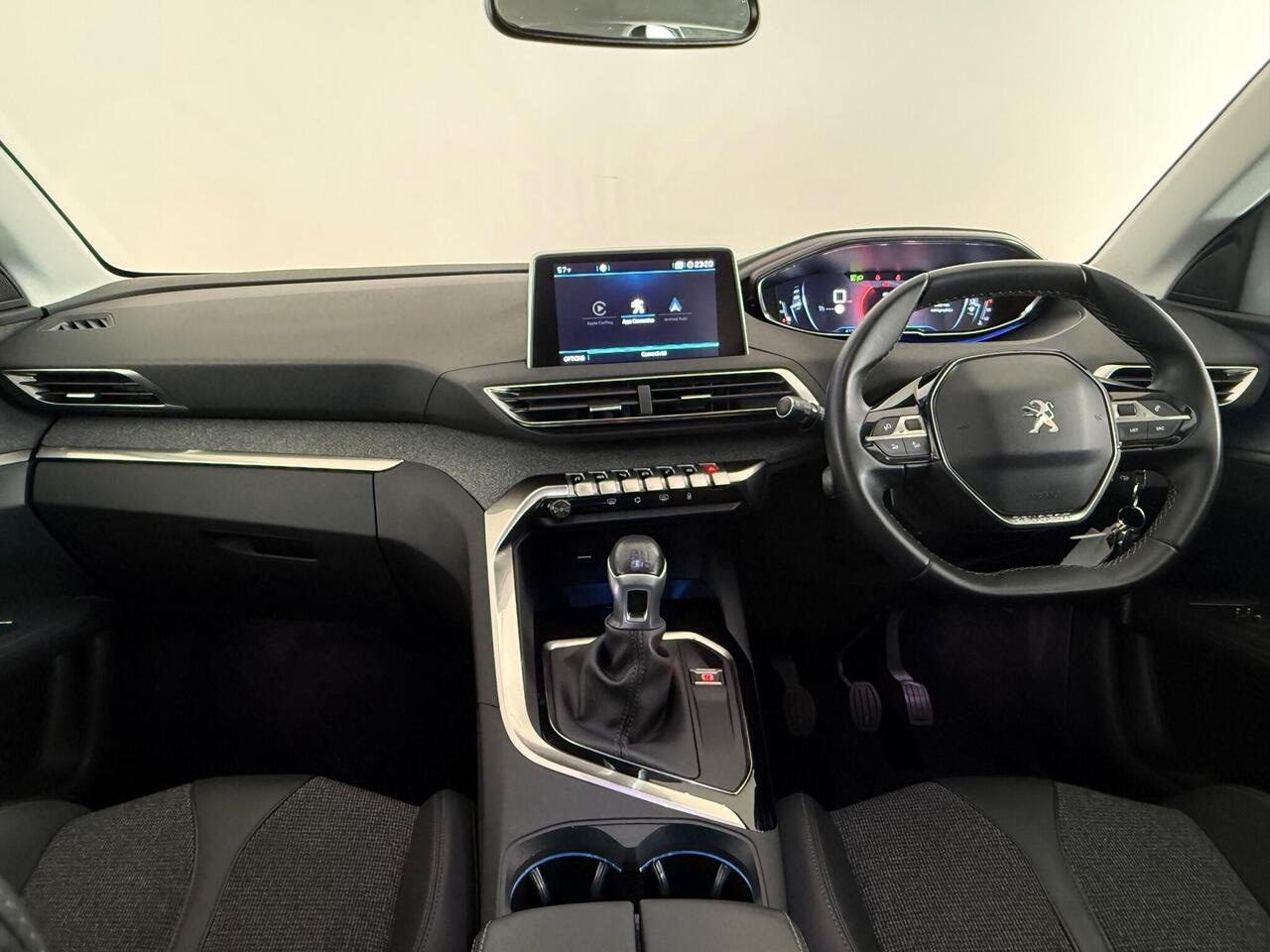 Peugeot 3008 thumbnail Interior Front