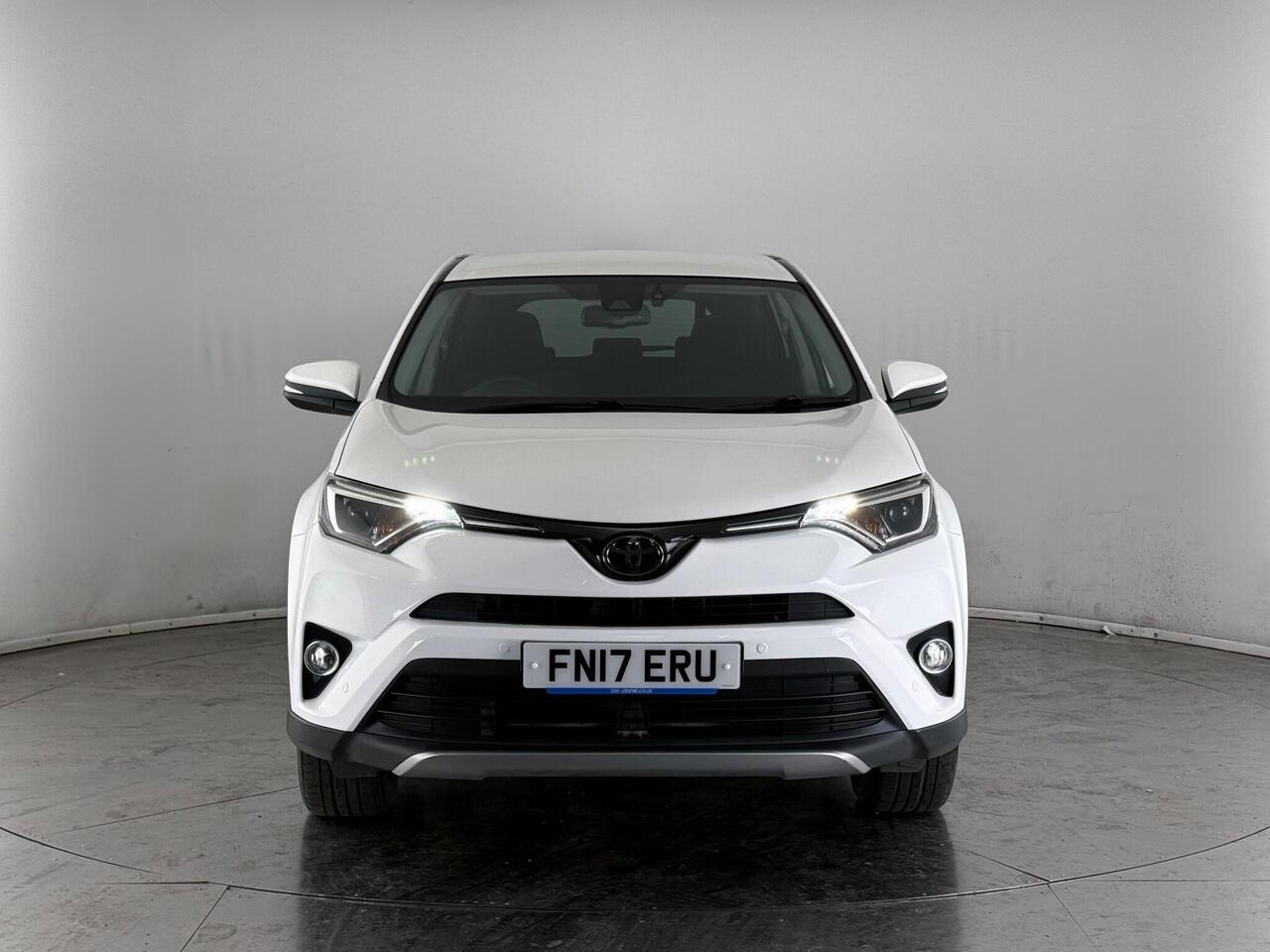 Toyota RAV4 thumbnail Front