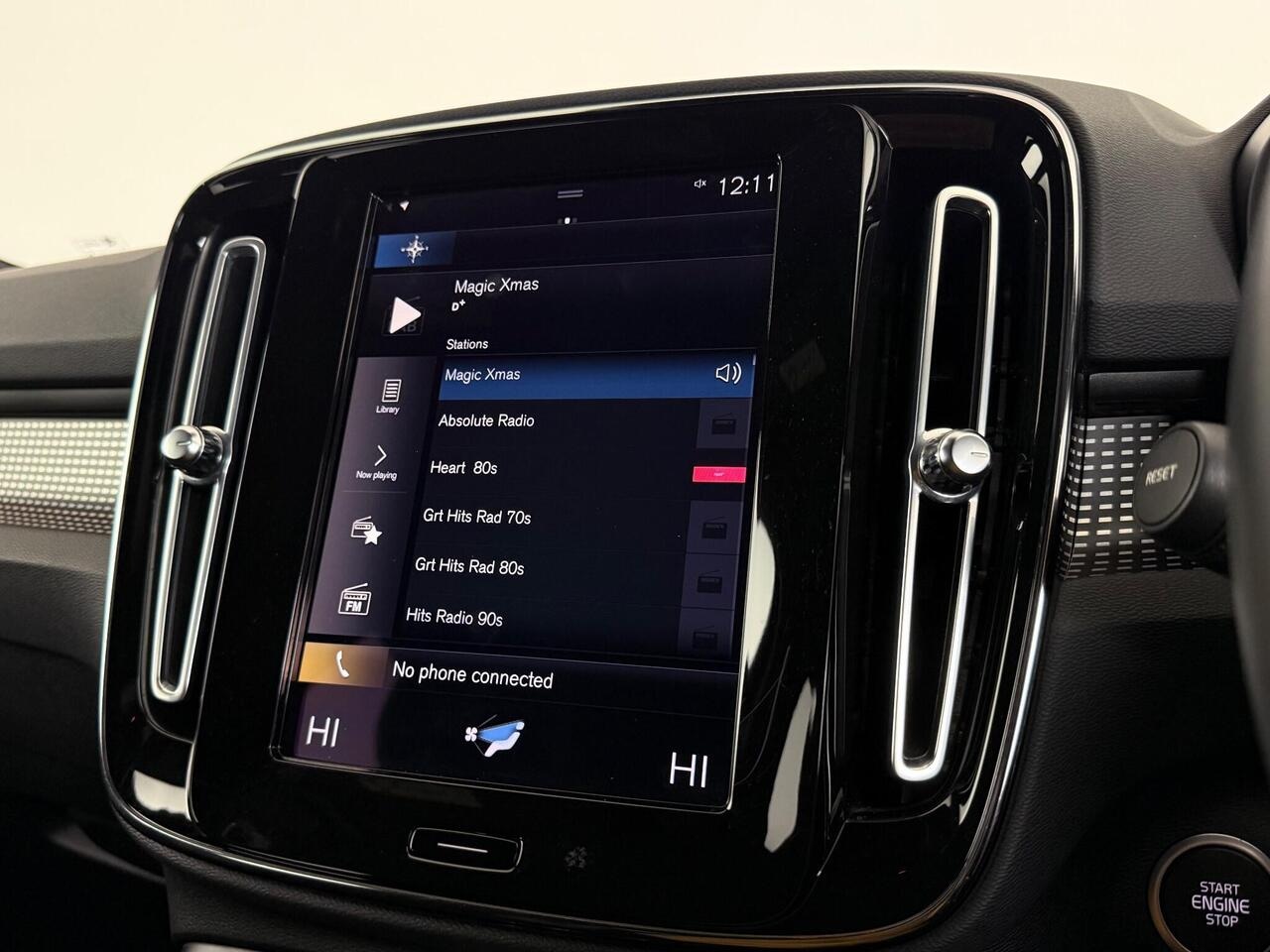 Volvo XC40 thumbnail Infotainment System