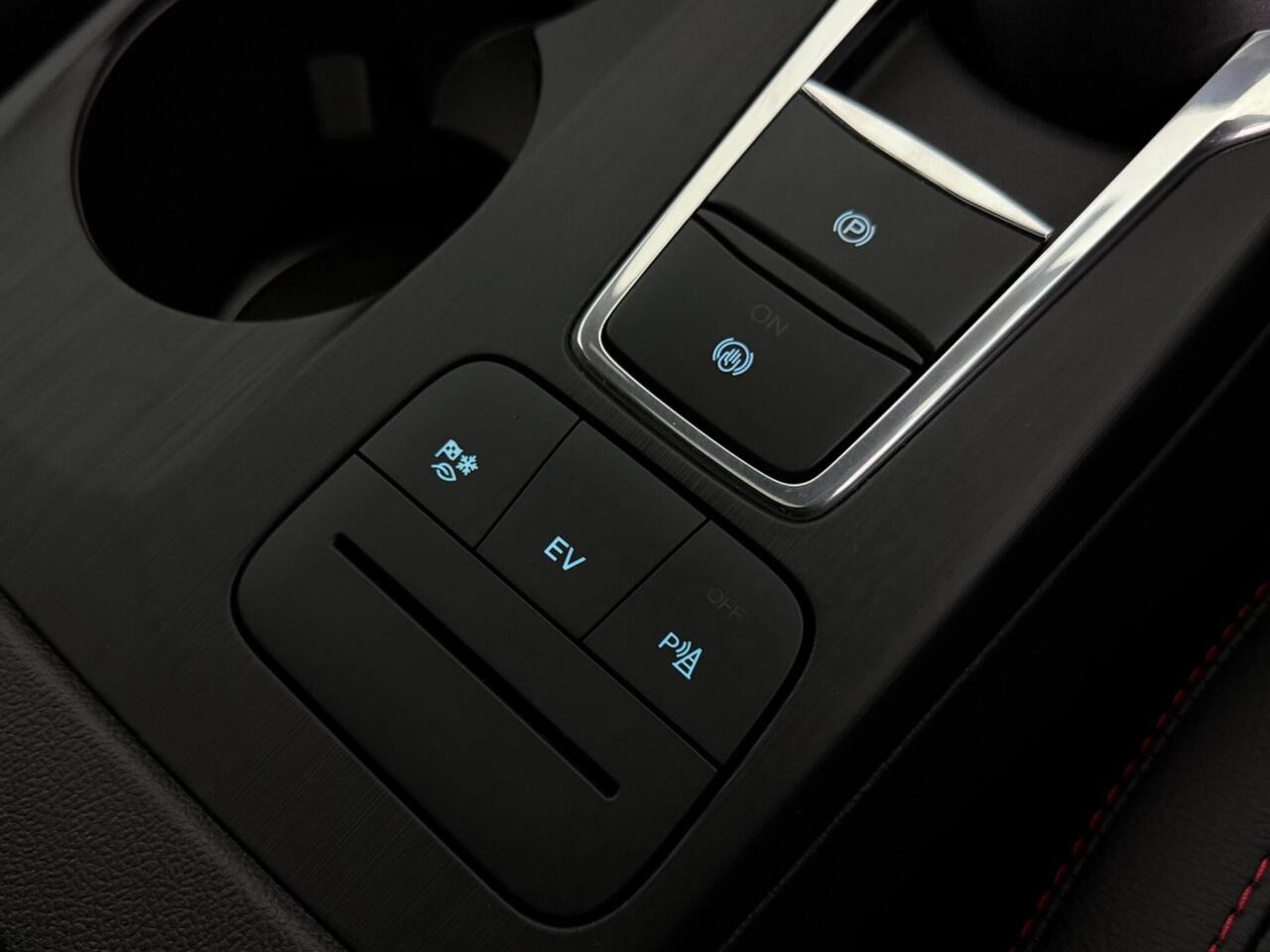 Ford Kuga thumbnail Misc Controls