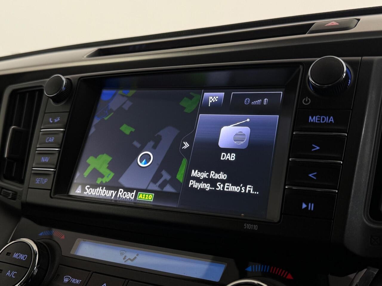 Toyota RAV4 thumbnail Infotainment System