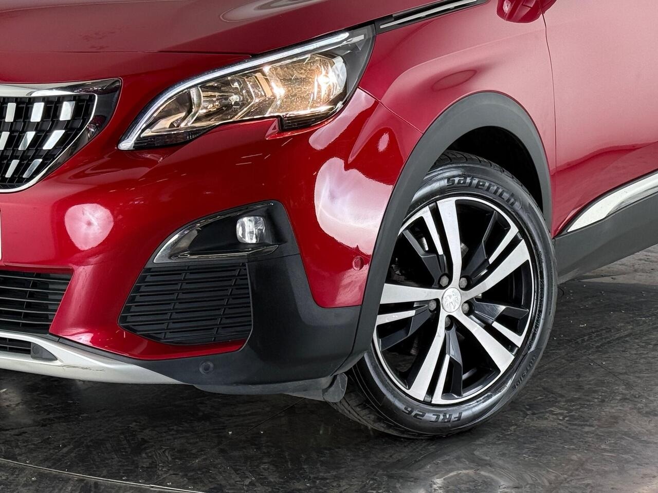 Peugeot 3008 thumbnail Lights Front