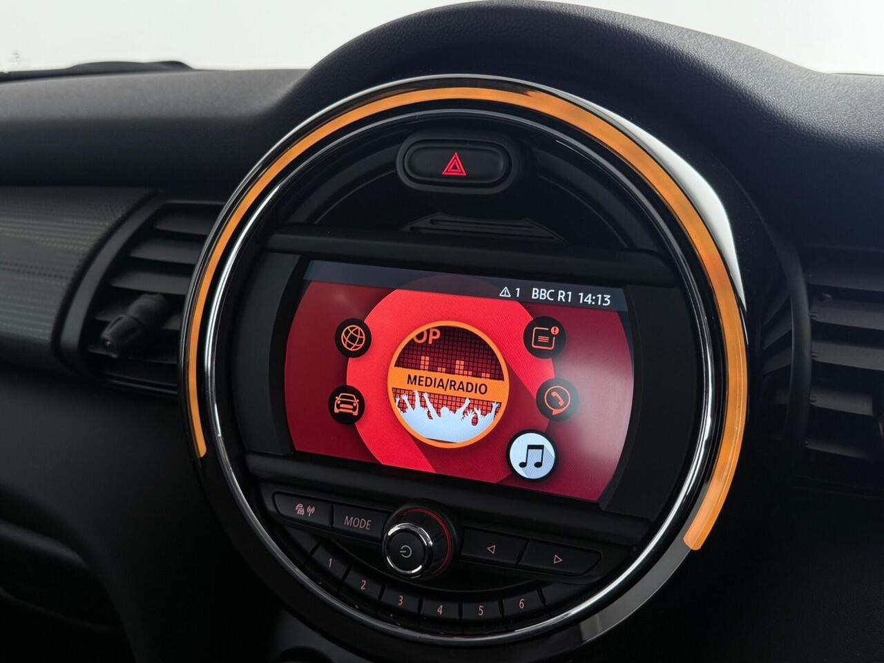 MINI Hatch thumbnail Infotainment System